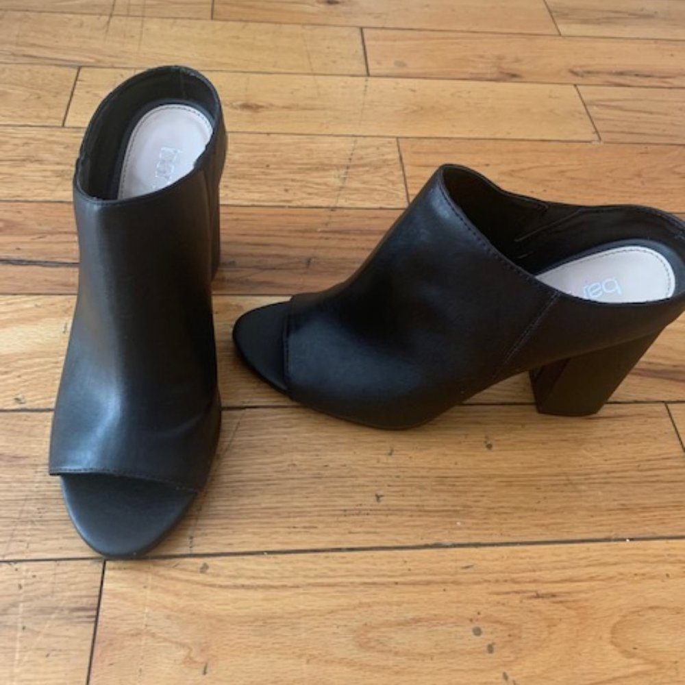 BAR III open toe chunky heel